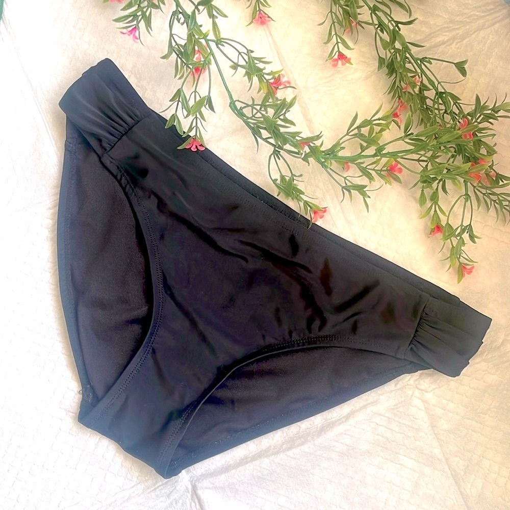 Classic Solid Black Low Rise Cheeky Hipster Swim Bikini Bottom Size Medium